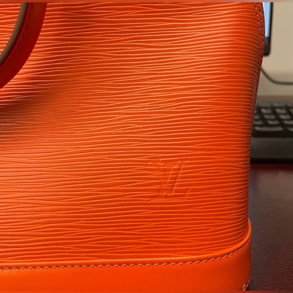 Louis Vuitton Epi Alma PM